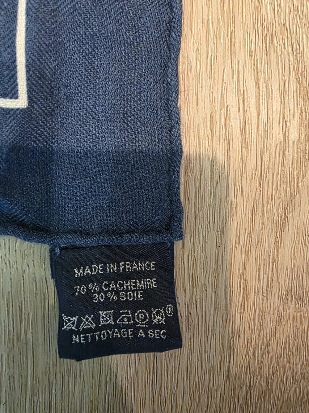 Authentic Hermès Tatouages Marins Shawl 140 Marine White Silk Cashmere Scarf - Picture 5 of 6